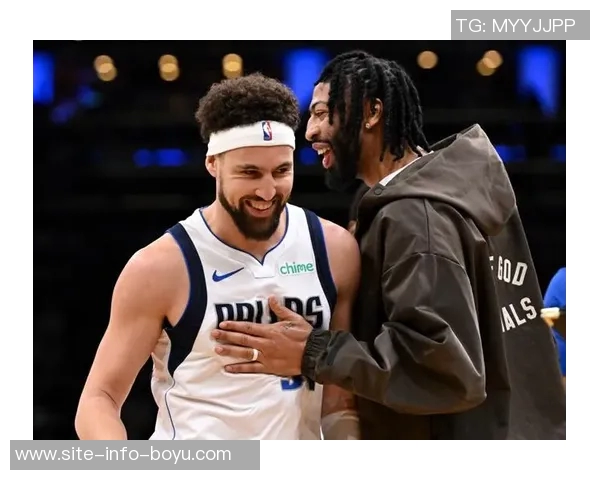 独行侠训练照曝光浓眉佩戴护目镜克莱弗与拉格齐齐亮相展现状态 独行侠训练照曝光浓眉佩戴护目镜克莱弗与拉格齐齐亮相展现状态